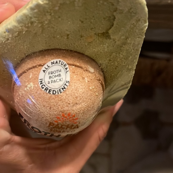 PAcHA avocado froth bomb- bath fizz and bubble bath all in one. 3 available - Picture 5 of 5